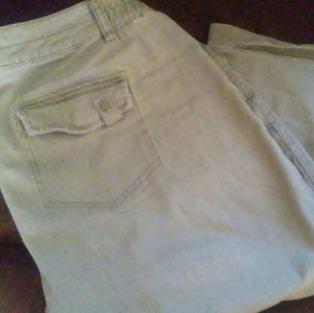 Capris pants